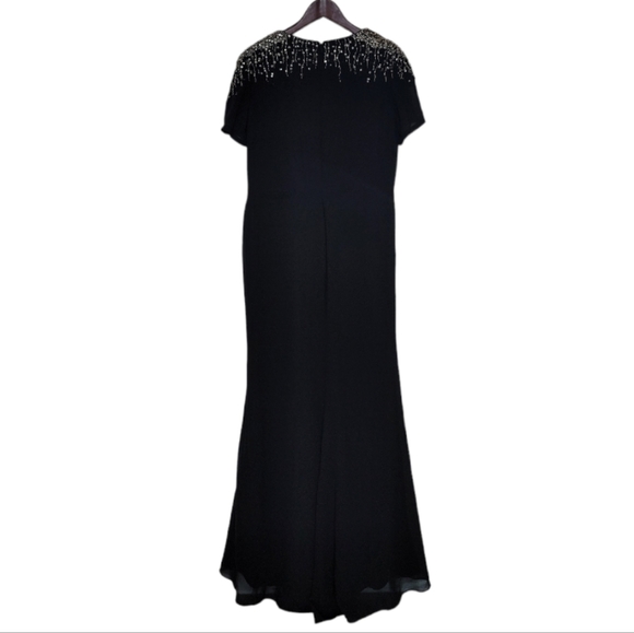 🆕️ Leena for Mac Duggal Ruched V-Neck Sequin Shoulder Gown - Picture 11 of 14